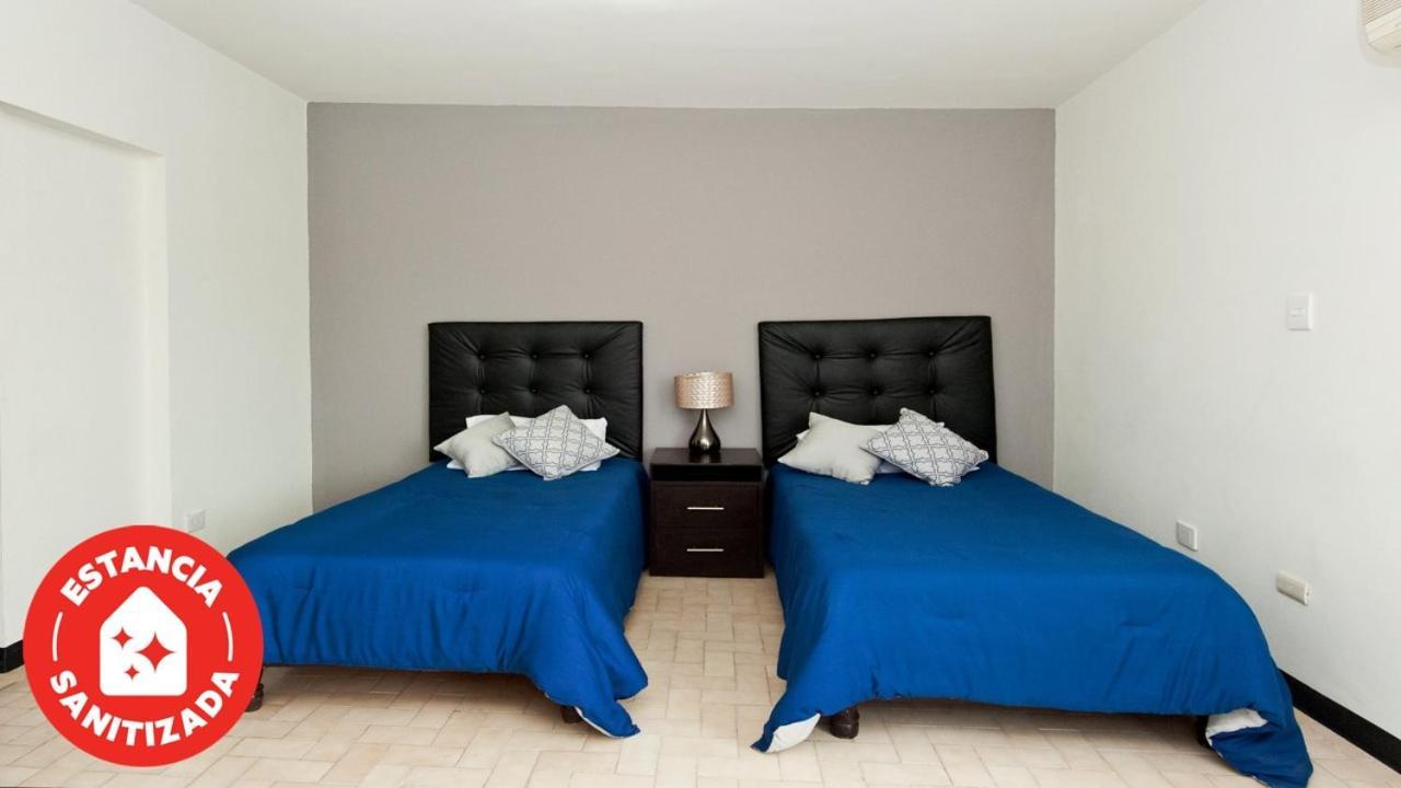 Econosuites Monterrey Eksteriør billede