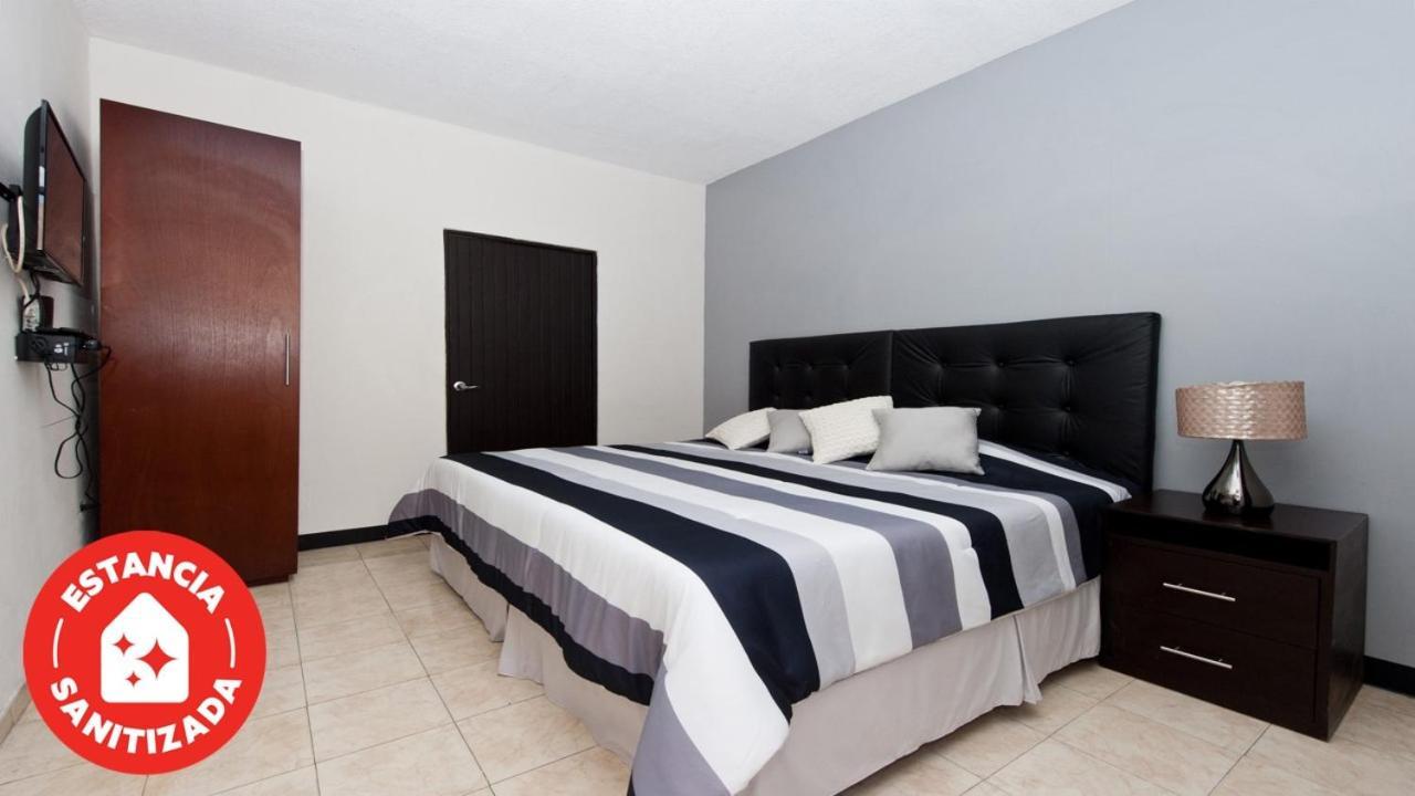 Econosuites Monterrey Eksteriør billede