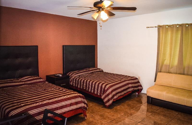 Econosuites Monterrey Eksteriør billede