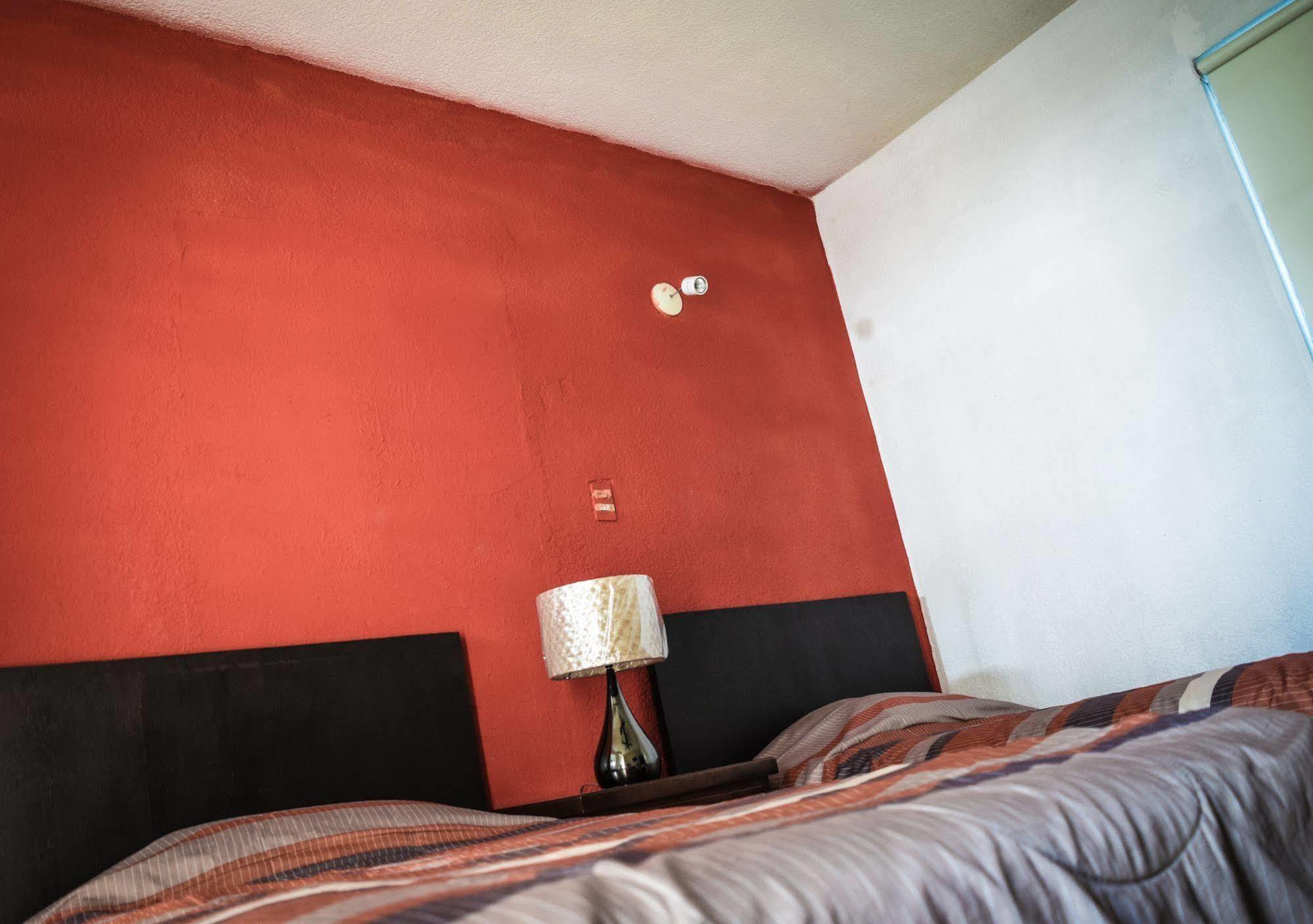 Econosuites Monterrey Eksteriør billede