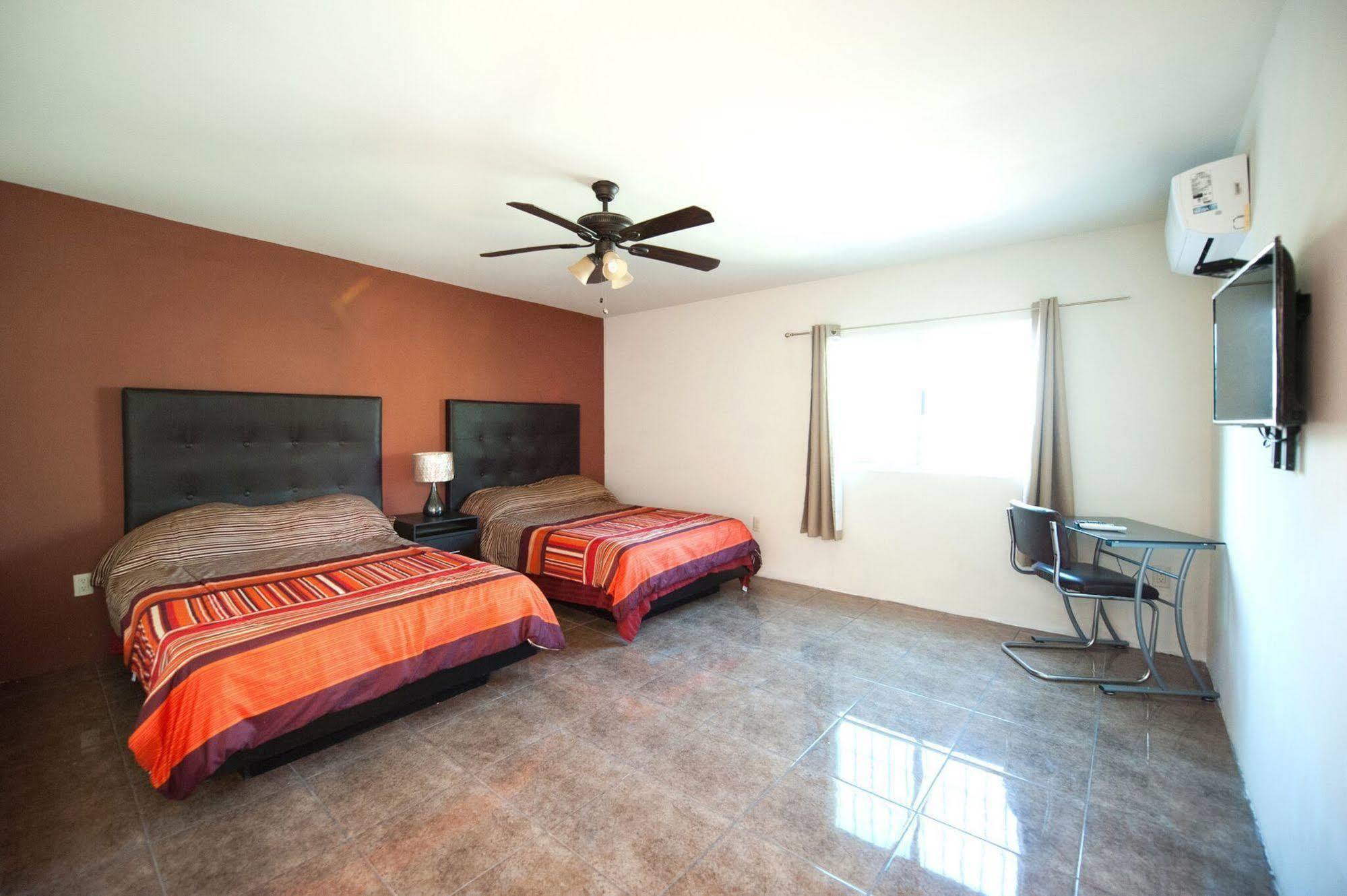 Econosuites Monterrey Eksteriør billede